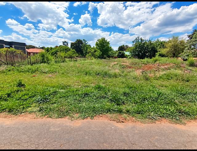 1,089M² VACANT LAND FOR SALE IN HENLEY ON KLIP